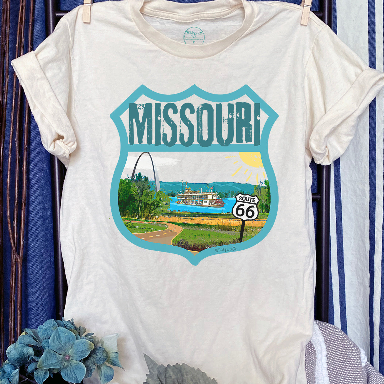 Missouri - State Tourist Souvenir Graphic Crewneck Tees