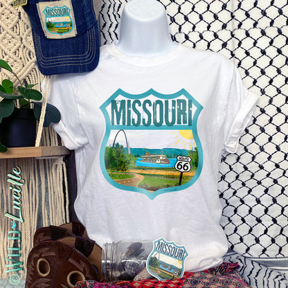 Missouri - State Tourist Souvenir Graphic Crewneck Tees