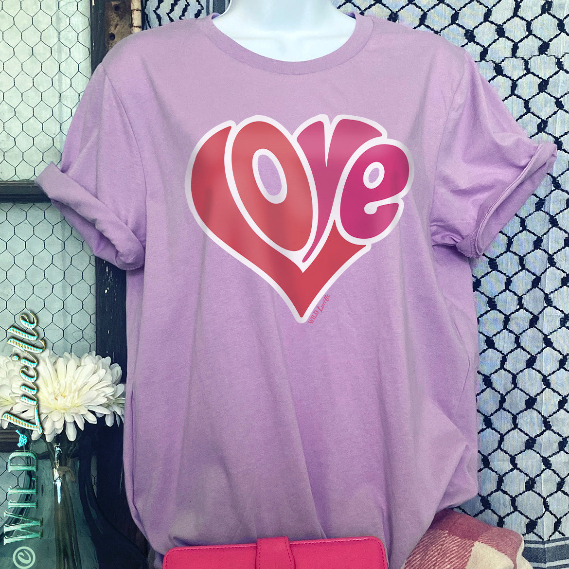 Retro Love Heart Print - Graphic Unisex Crewneck Tees